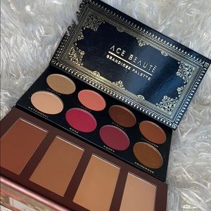 NEW - ACE BEAUTĒ Palette Set